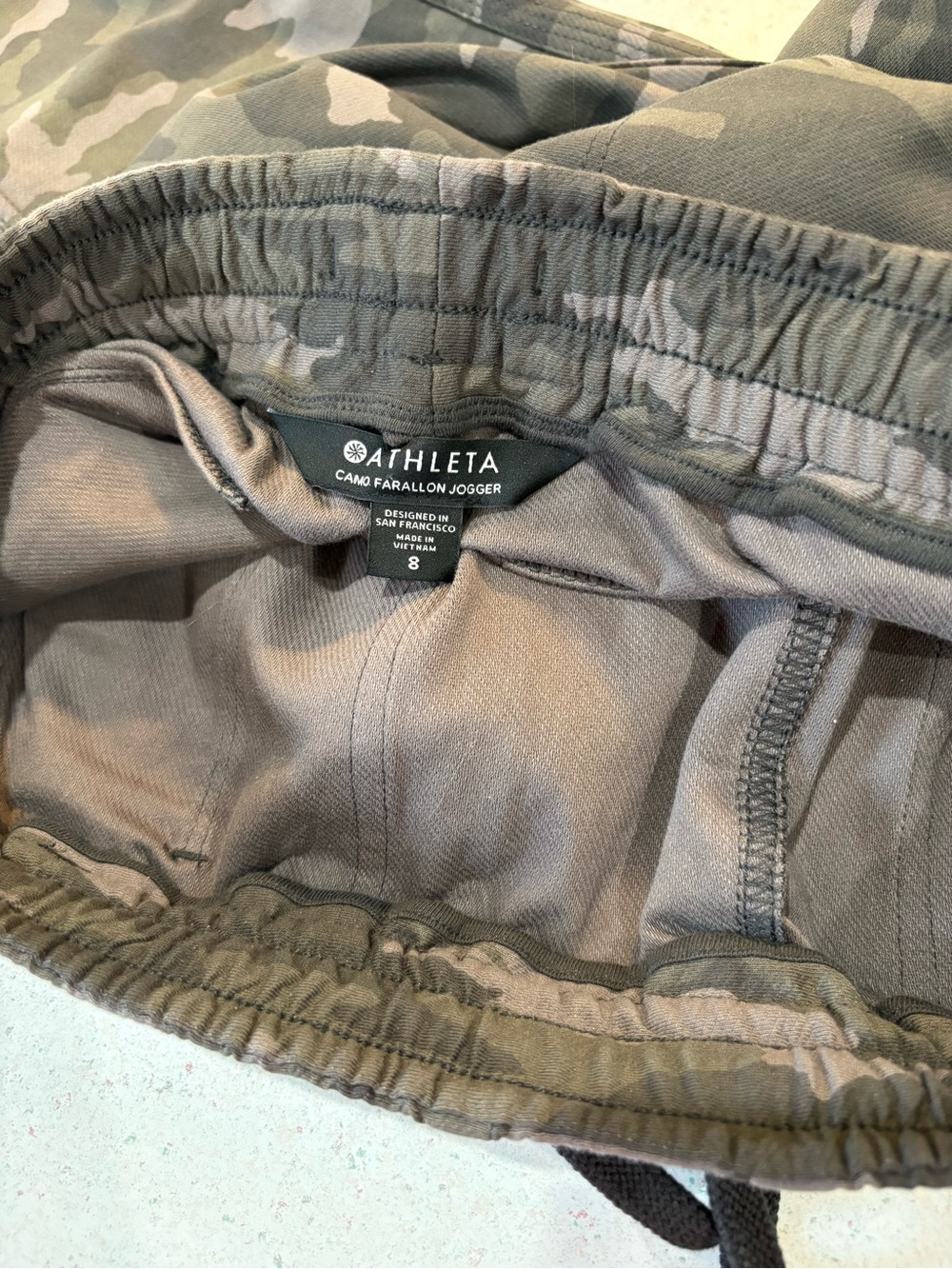 Athleta Women’s Farallon Camo Jogger pants - size 8 - Picture 3 of 5